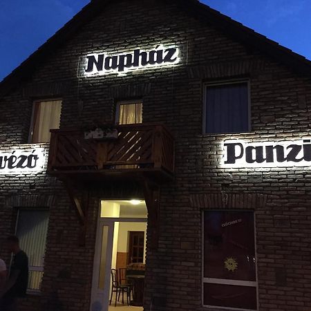 Bed and Breakfast Naphaz Panzio Tiszafüred Zewnętrze zdjęcie