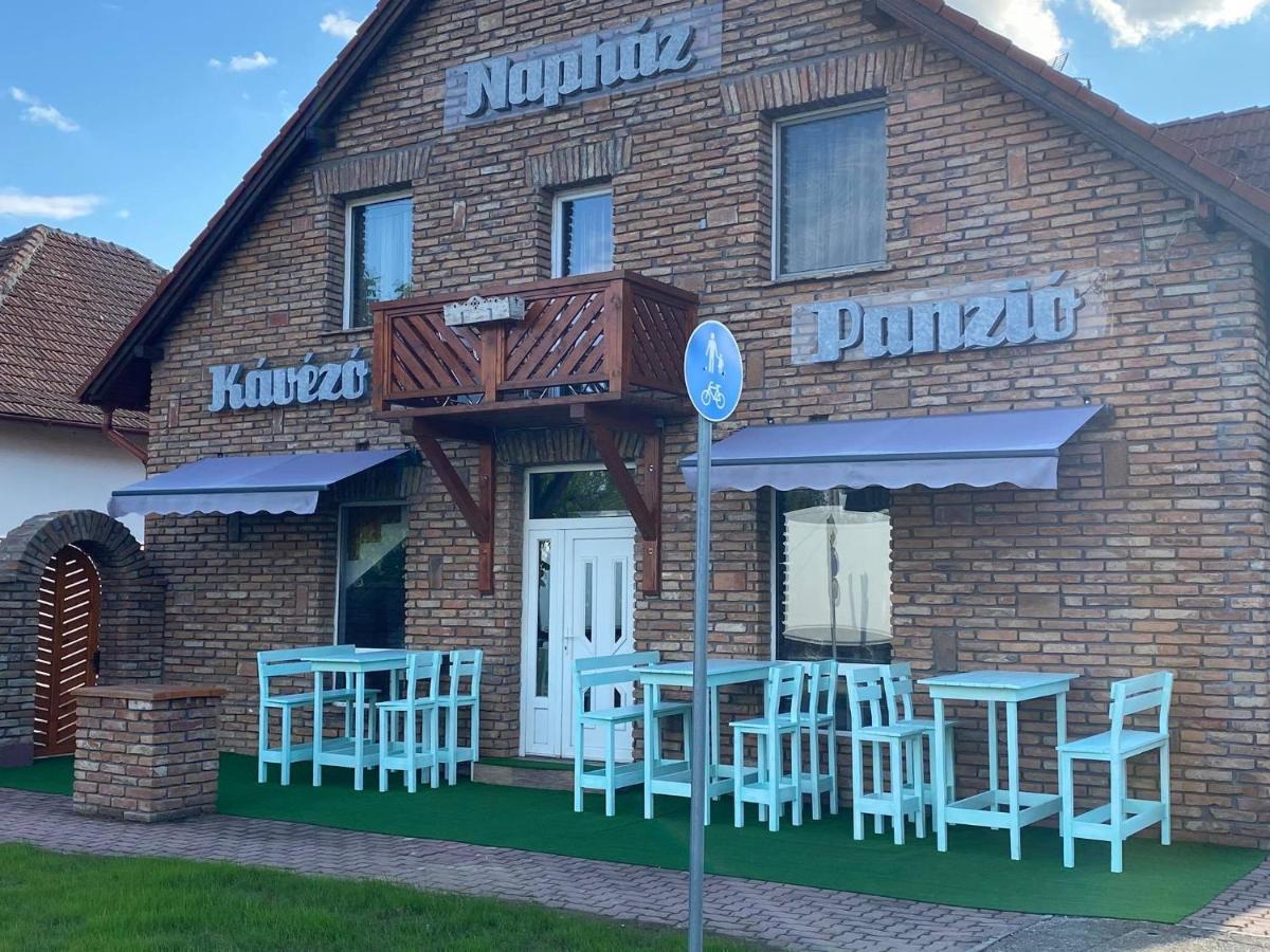 Bed and Breakfast Naphaz Panzio Tiszafüred Zewnętrze zdjęcie